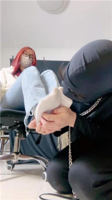 图片[13]-雯雯】跑步后原味鞋袜脚狂舔/插嘴