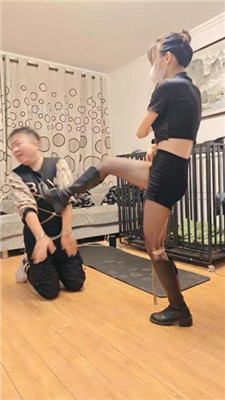 【诗琪】长靴踩踏/捆绑重度虐打/踢踹_绳艺库视频下载