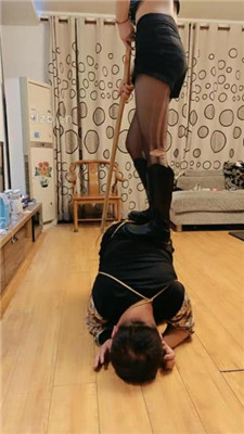 图片[11]-诗琪】长靴踩踏/捆绑重度虐打/踢踹