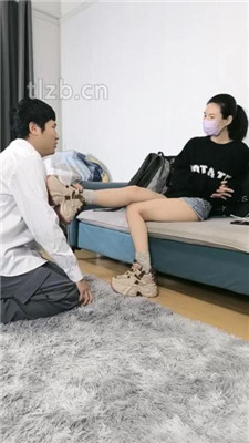 【梓S】运动后脏鞋原味袜虐辱_绳艺库视频下载