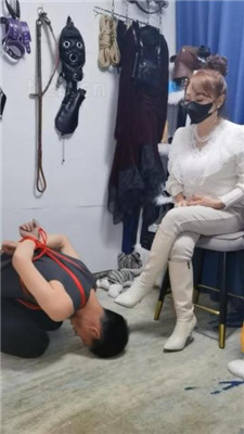 图片[6]-魔鬼天使】长靴踩虐/抽耳光/捆绑/鞭打骑马