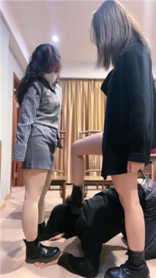 图片[3]-盖洛】双S-跪爬短靴踩/鞭打/骑马踩踏/清理白袜脏鞋底