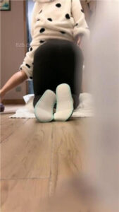 【汐言】舔脏长靴/闻原味肉丝/裸足踩脸_绳艺库视频下载