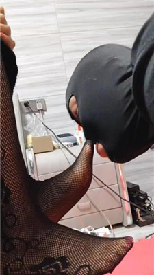 【紫钰大人】黑丝网袜脚踩脚垫_绳艺库视频下载