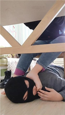 【樱樱】桌底视角_绳艺库视频下载