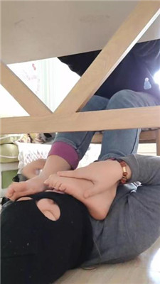 图片[5]-樱樱】桌底视角-近距离-玩虐贱奴下】