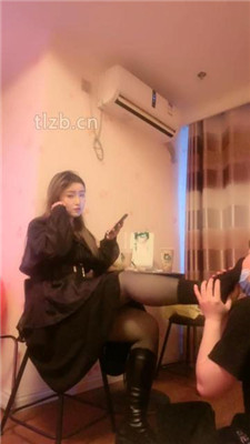 图片[2]-安可】长靴跪舔/踩踏喂食/口水/脚耳光