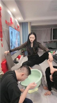 图片[19]-尤金女皇】三奴-磕头求虐/骑狗背/舔脏鞋底/品尝原味jio