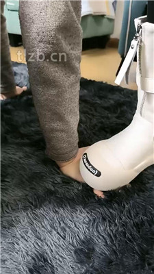 图片[8]-梓S】短靴踢打狗子-跪地求饶