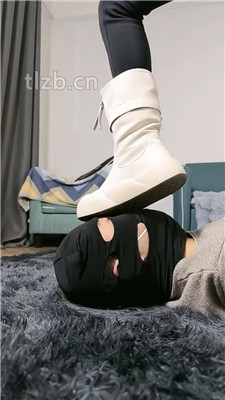 图片[15]-梓S】短靴踢打狗子-跪地求饶