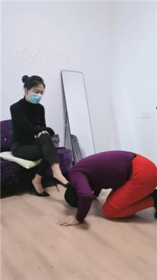 图片[2]-凌儿女神】新年第一鞭-重度鞭打/狗爪子踩出血