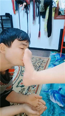 图片[4]-西安欣】喂口水/跪舔高跟肉丝/耳光鞭打