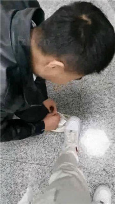 图片[4]-乐姐】地铁上挑逗贱奴