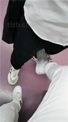 图片[5]-乐姐】地铁上挑逗贱奴