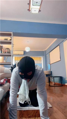 【不期而遇】耳光强制圣水/板鞋高跟踩踏/内裤塞嘴/深喉闻白袜_绳艺库视频下载