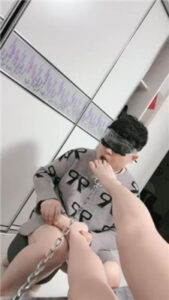 【贵妃女王】家奴裸足恋足舔_绳艺库视频下载