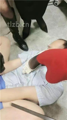 图片[2]-木子大大】美容院3技师S群虐猥琐顾客双视角版】