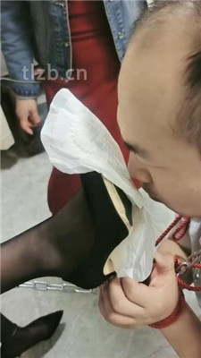 图片[18]-木子大大】美容院3技师S群虐猥琐顾客双视角版】