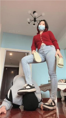 图片[7]-朱砂痣】情人节-和我的脚底接吻-超臭白袜脚捂脸