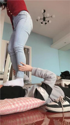 图片[11]-朱砂痣】情人节-和我的脚底接吻-超臭白袜脚捂脸