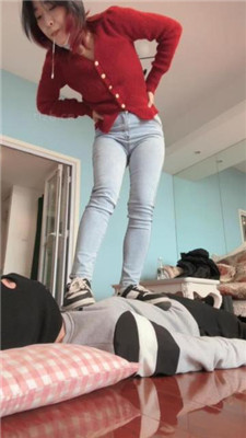 图片[10]-朱砂痣】情人节-和我的脚底接吻-超臭白袜脚捂脸