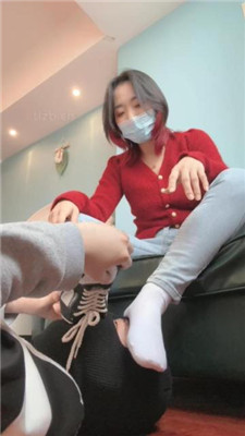 图片[13]-朱砂痣】情人节-和我的脚底接吻-超臭白袜脚捂脸