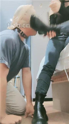 图片[8]-妮蔻】短靴踩虐磕头/耳光完整版】