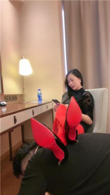 图片[13]-爱丽丝】黑丝网袜御姐-当脚垫/口吐喂食/高跟踩踏