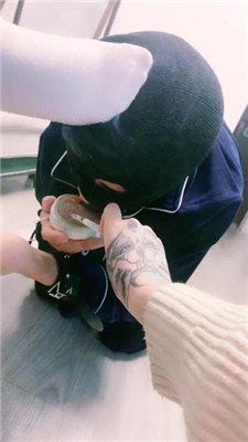 图片[7]-大小姐】跪舔高帮帆布鞋白袜/鞭打/手铐捆绑