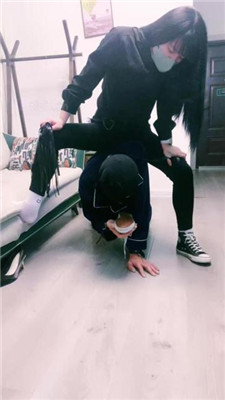 图片[9]-大小姐】跪舔高帮帆布鞋白袜/鞭打/手铐捆绑