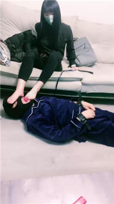 图片[13]-大小姐】跪舔高帮帆布鞋白袜/鞭打/手铐捆绑