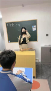 【桃幼幼】教室场景调_绳艺库视频下载