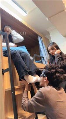 图片[11]_尤物大大】大学寝室3学生S-强制闻舔脏鞋/踩踏骑马转胯/脚插嘴_HD绳艺资源网