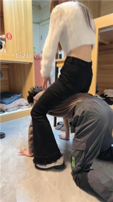 图片[15]_尤物大大】大学寝室3学生S-强制闻舔脏鞋/踩踏骑马转胯/脚插嘴_HD绳艺资源网