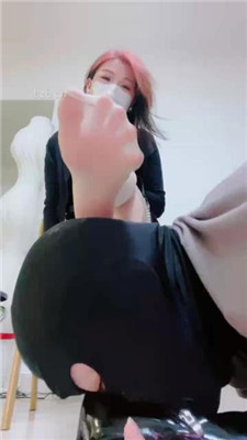 图片[5]_甜心教主】鞭子威胁-贱奴舔脏长靴底_HD绳艺资源网