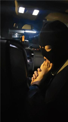 图片[2]_樱樱】阳台-车内;让贱奴舔雪地靴白袜臭脚上】_HD绳艺资源网