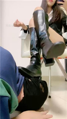 图片[3]_路子】长靴美腿诱惑-白袜闻舔_HD绳艺资源网