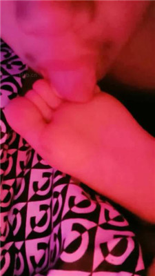 图片[4]_秋辞情侣】夫奴-近距离裸足恋足舔_HD绳艺资源网