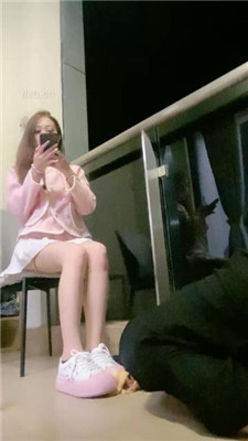 图片[11]_小软】艺校女神-运动鞋黑棉袜踩踏喂食/吃袜子/喝口水圣水_HD绳艺资源网