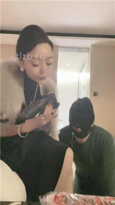 图片[11]_小月牙】狗链拴丧家之犬-虐乳/藤条抽/闻舔高跟/卫生巾辱_HD绳艺资源网