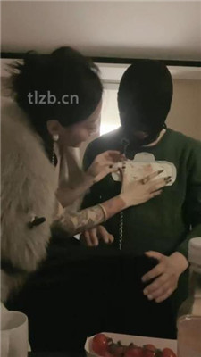 图片[14]_小月牙】狗链拴丧家之犬-虐乳/藤条抽/闻舔高跟/卫生巾辱_HD绳艺资源网