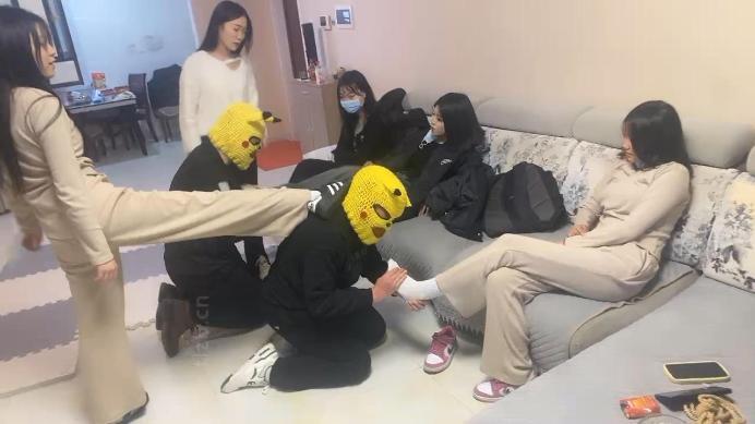 图片[10]_精神小妹】5S真实欺凌虐双奴-群踩群踹/耳光_HD绳艺资源网