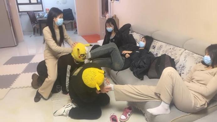 图片[11]_精神小妹】5S真实欺凌虐双奴-群踩群踹/耳光_HD绳艺资源网