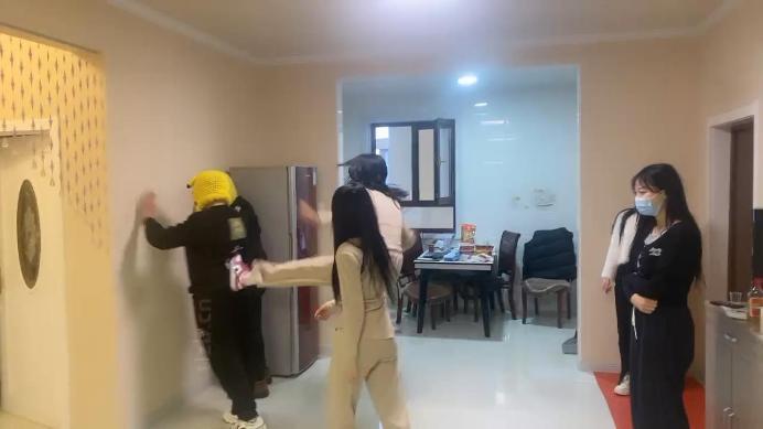 图片[14]_精神小妹】5S真实欺凌虐双奴-群踩群踹/耳光_HD绳艺资源网