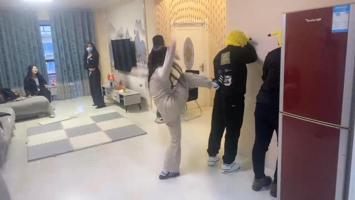 图片[15]_精神小妹】5S真实欺凌虐双奴-群踩群踹/耳光_HD绳艺资源网