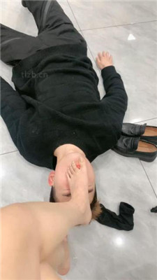 图片[6]_LL77】艺校女神-黑棉袜皮鞋玩弄狗弟弟_HD绳艺资源网