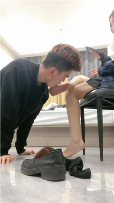 图片[12]_LL77】艺校女神-黑棉袜皮鞋玩弄狗弟弟_HD绳艺资源网