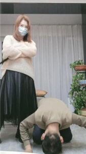 【嗯哼】重度鞭打刑虐奴_绳艺库视频下载