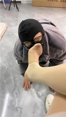 【喵主】近距离原味鞋袜恋足舔_绳艺库视频下载