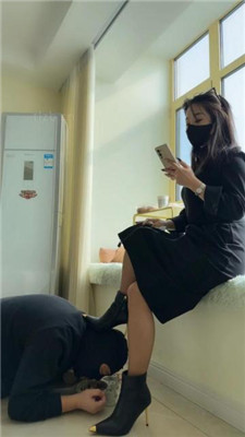 图片[4]_辣姐】贱奴养成计划-迷恋靴子黑丝美腿_HD绳艺资源网